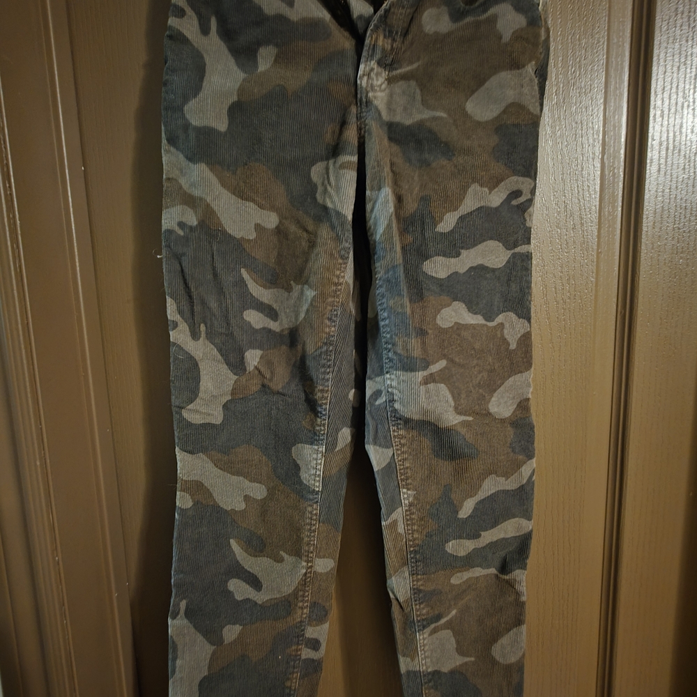 American Eagle Outfitters Camouflage Super Stretch Pants